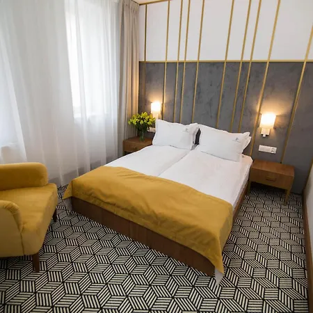 Hotell Platinum Boutique 4*