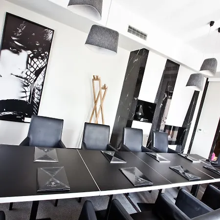 Platinum Boutique Πόζναν