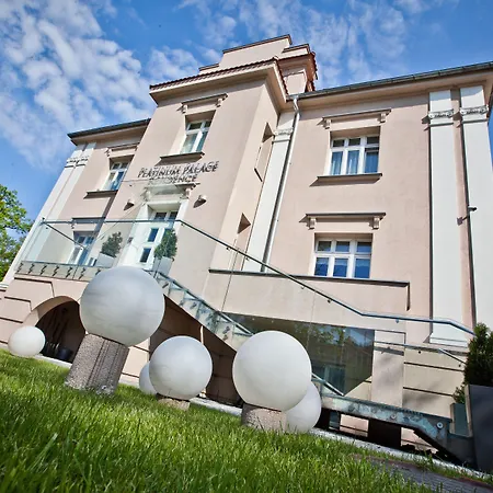 Hotel Platinum Boutique 4*