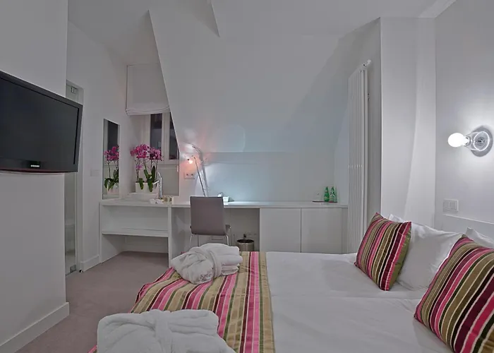 Platinum Boutique Hotel 4*